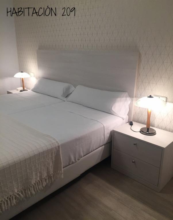 Hostal Vista Alegre Castro Urdiales Exteriör bild
