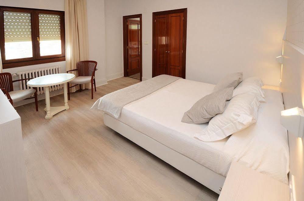 Hostal Vista Alegre Castro Urdiales Exteriör bild